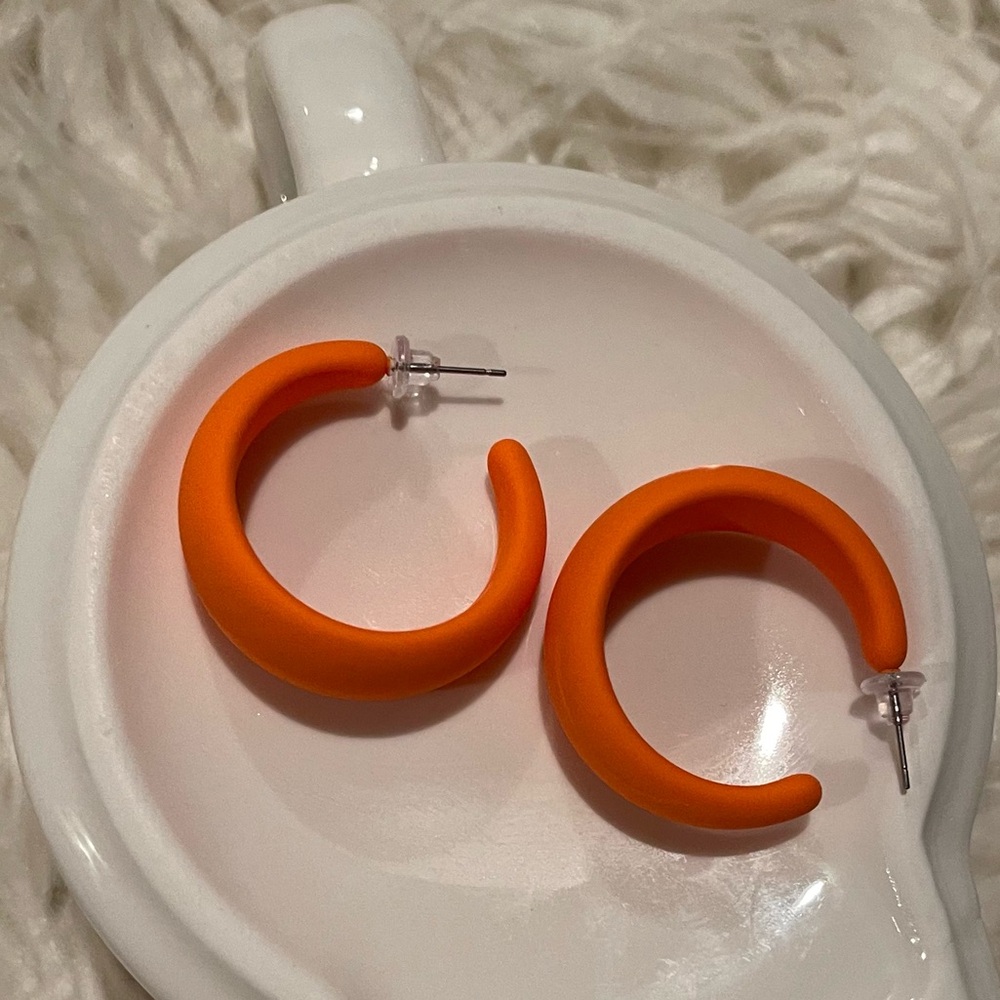 Orange Earrings - Picture 5 of 8